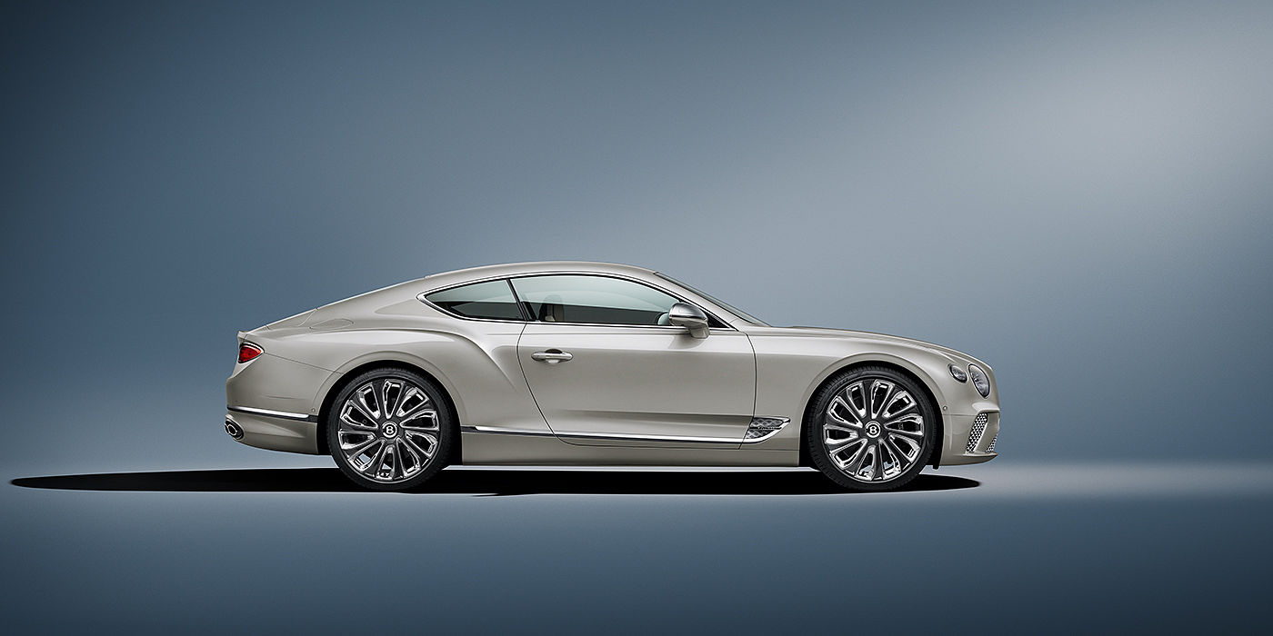 Bentley Cambridge Bentley Continental GT Mulliner coupe in White Sand paint front 34
